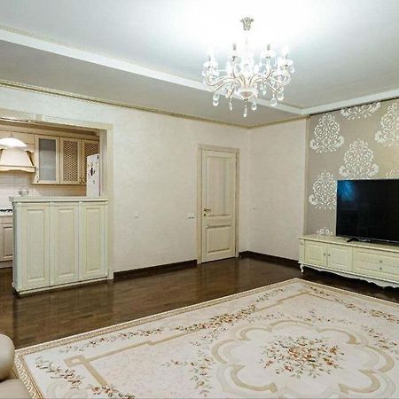 Cathedral Park And Pedestrian Zone Ultracentral Cozy Apartment In Kischinau Exterior foto