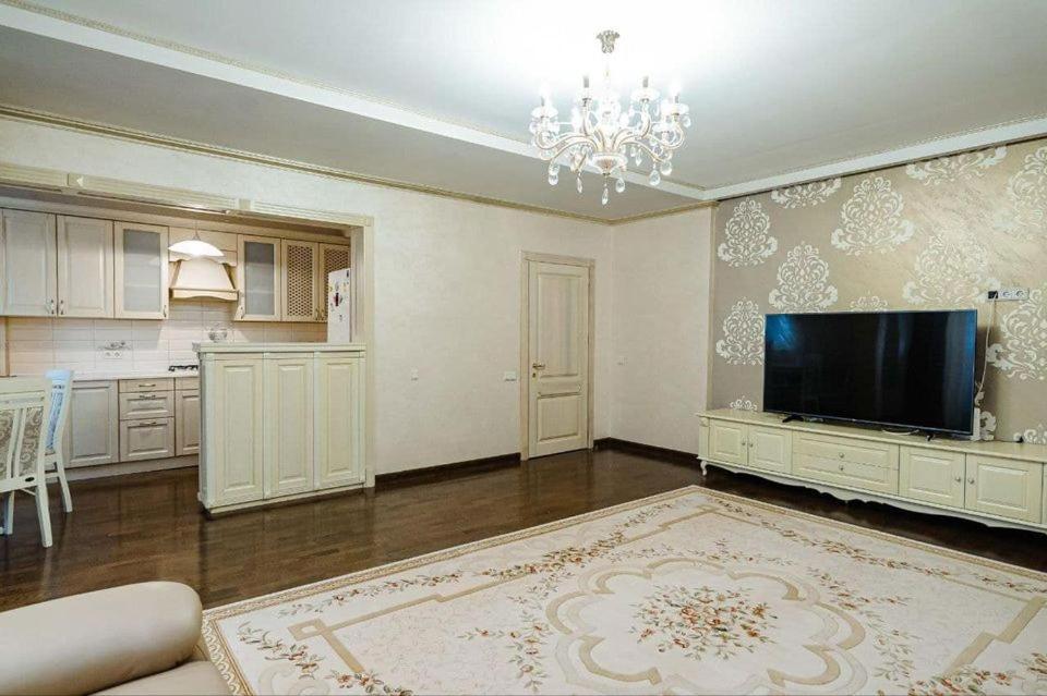 Cathedral Park And Pedestrian Zone Ultracentral Cozy Apartment In Kischinau Exterior foto